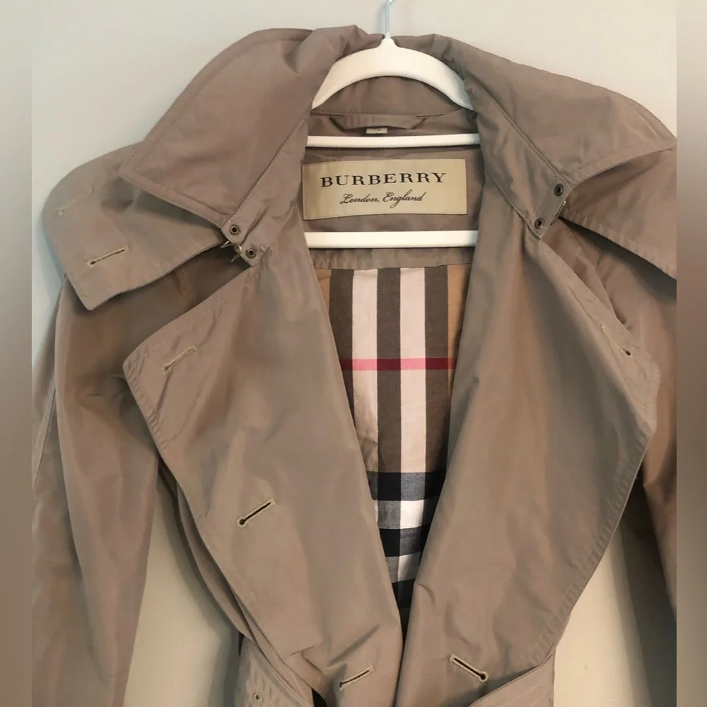 Burberry Tan Trench Coat with Hoodie - Picture 5 of 13